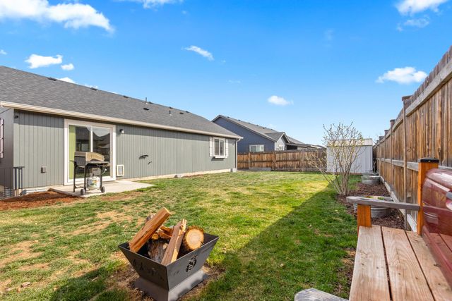 3174 SW Cascade Avenue, Redmond, OR 97756