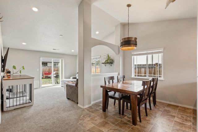 3174 SW Cascade Avenue, Redmond, OR 97756