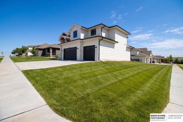 4803 N 189th Street, Elkhorn, NE 68022