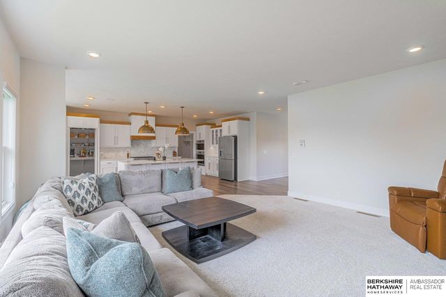 4803 N 189th Street, Elkhorn, NE 68022
