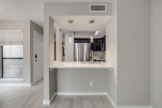 3101 Sondra Drive 207, Fort Worth, TX 76107