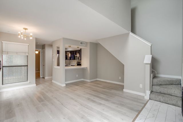 3101 Sondra Drive 207, Fort Worth, TX 76107