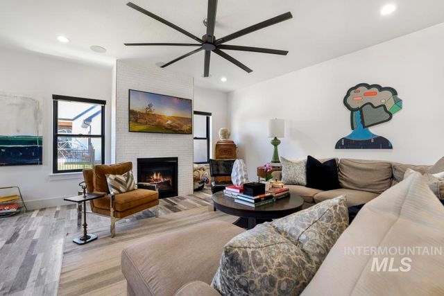 1541 Clear Creek Loop, Twin Falls, ID 83301