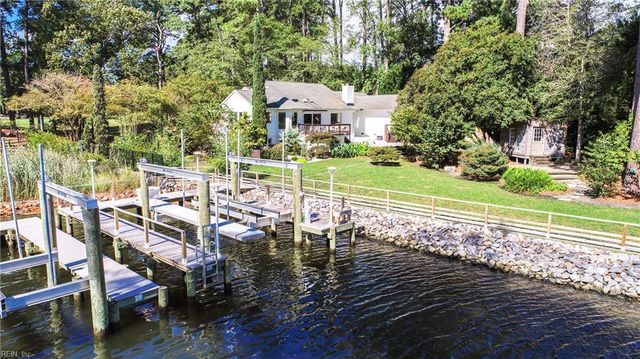 952 Oriole DR, Virginia Beach, VA 23451