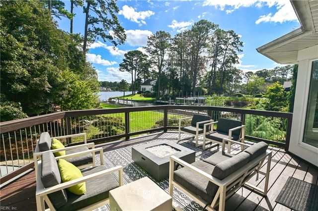 952 Oriole DR, Virginia Beach, VA 23451