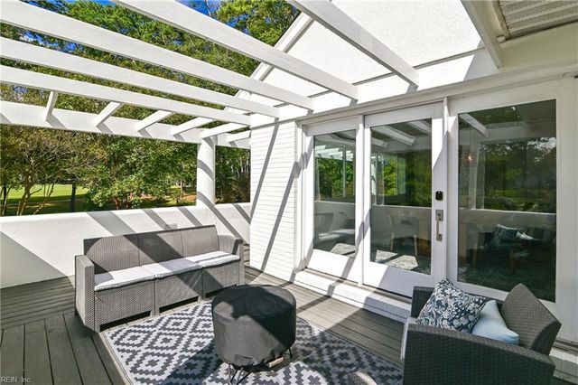 952 Oriole DR, Virginia Beach, VA 23451