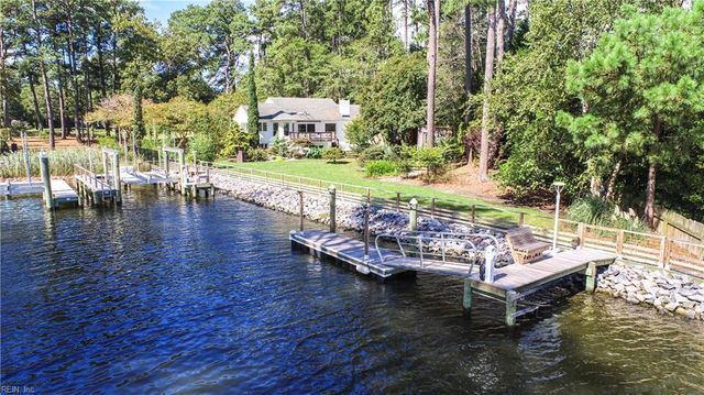 952 Oriole DR, Virginia Beach, VA 23451