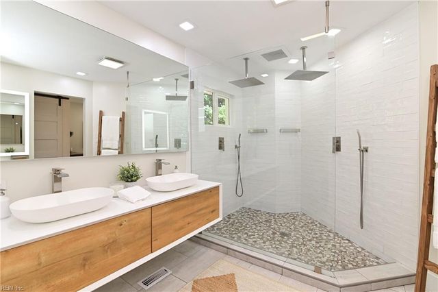 952 Oriole DR, Virginia Beach, VA 23451