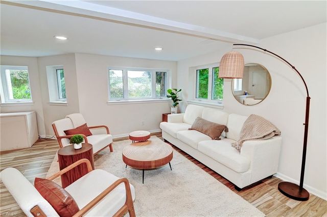952 Oriole DR, Virginia Beach, VA 23451