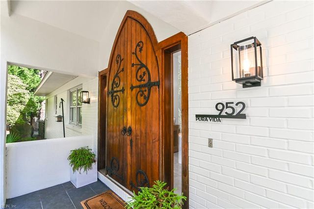 952 Oriole DR, Virginia Beach, VA 23451