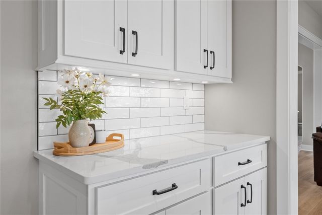 1000 Hampshire Circle, Marion, IA 52302