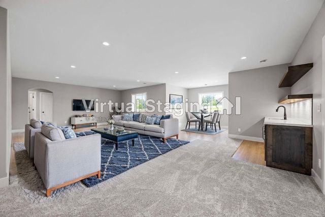 1000 Hampshire Circle, Marion, IA 52302