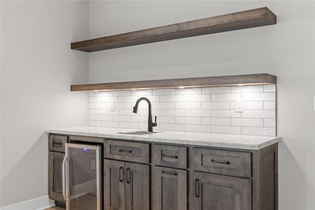 1000 Hampshire Circle, Marion, IA 52302