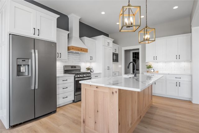 1000 Hampshire Circle, Marion, IA 52302