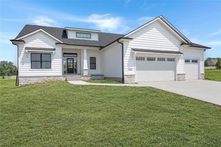 1000 Hampshire Circle, Marion, IA 52302