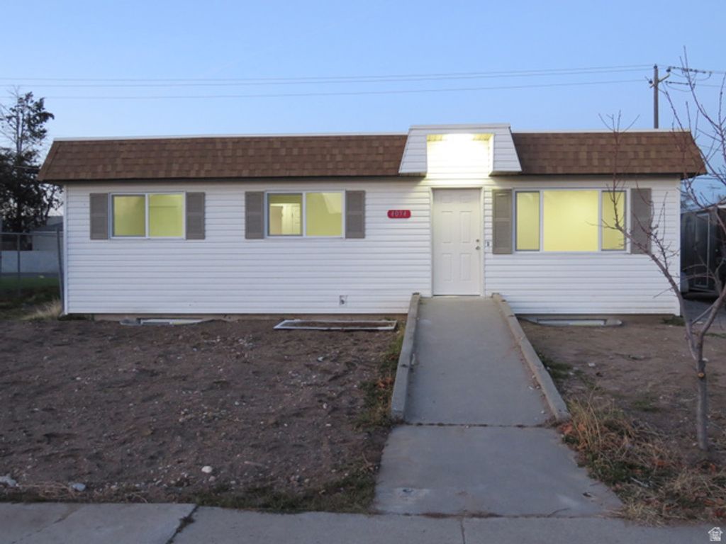 4094 W 5820 S, Kearns, UT 84118