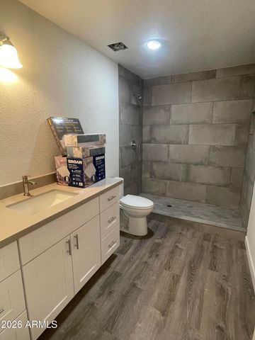 2920 E Michelle Drive, Phoenix, AZ 85032