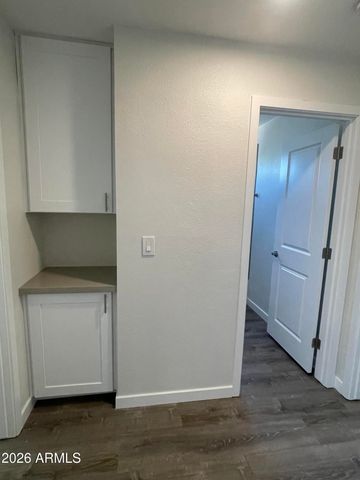 2920 E Michelle Drive, Phoenix, AZ 85032