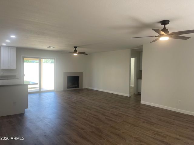 2920 E Michelle Drive, Phoenix, AZ 85032