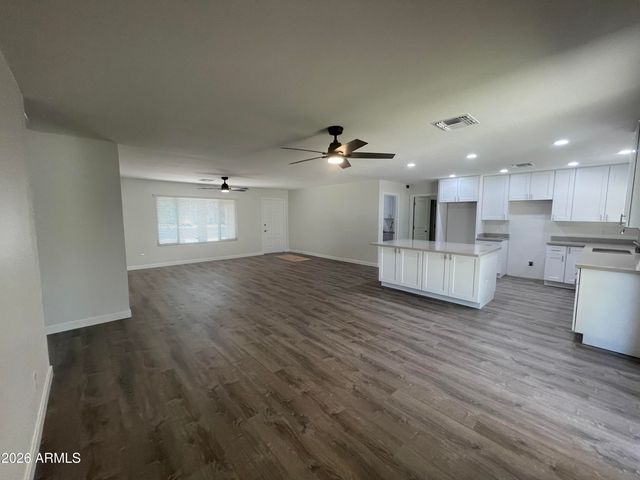 2920 E Michelle Drive, Phoenix, AZ 85032