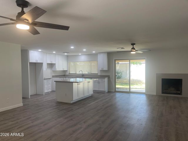 2920 E Michelle Drive, Phoenix, AZ 85032