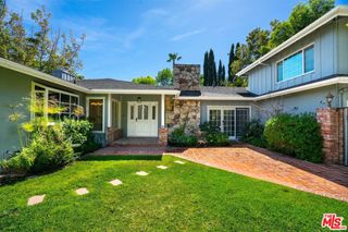 4645 Petit Avenue, Encino, CA 91436
