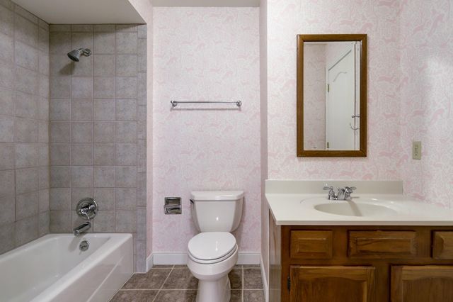 6601 Brompton Road, West University Place, TX 77005