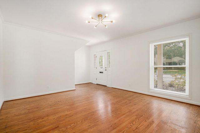 6601 Brompton Road, West University Place, TX 77005