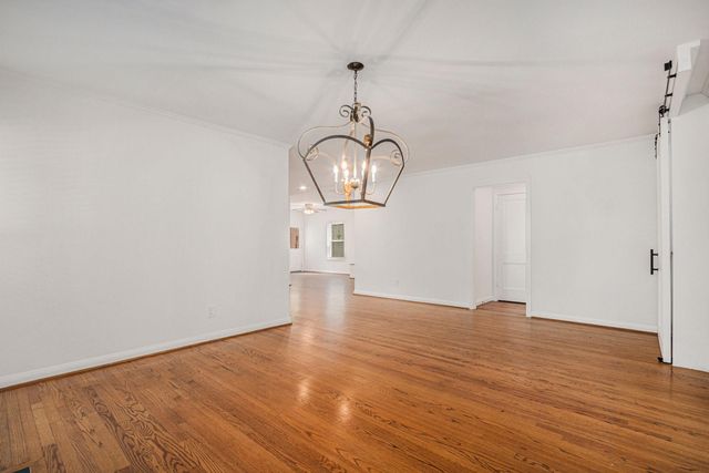 6601 Brompton Road, West University Place, TX 77005
