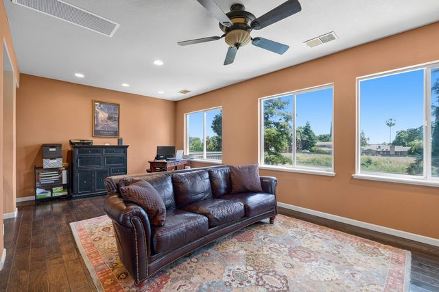 2110 Gerber Dr, Stockton, CA 95209