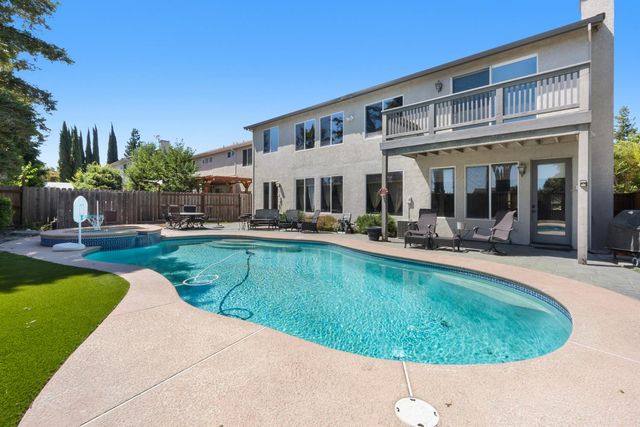 2110 Gerber Dr, Stockton, CA 95209