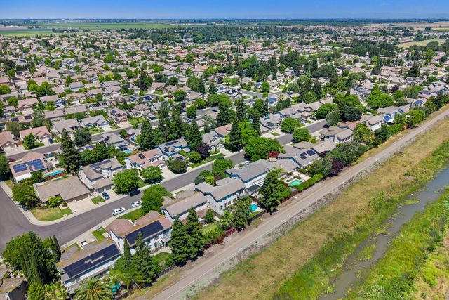 2110 Gerber Dr, Stockton, CA 95209
