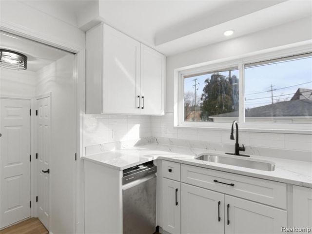 1544 Sheffield Road, Birmingham, MI 48009