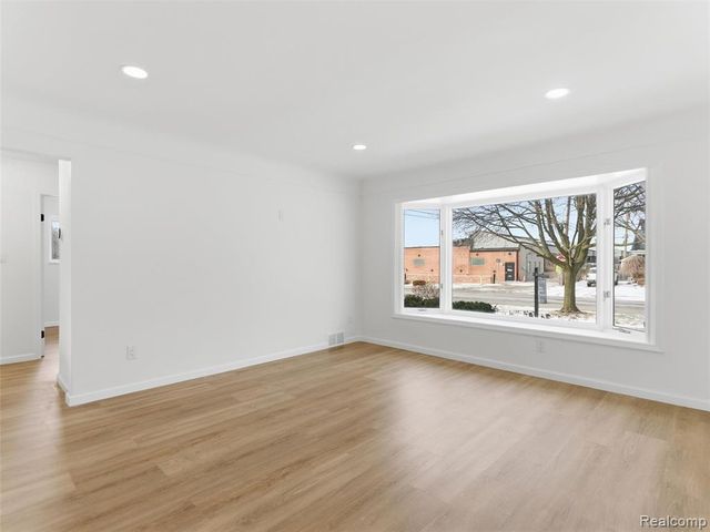 1544 Sheffield Road, Birmingham, MI 48009