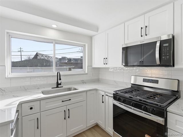 1544 Sheffield Road, Birmingham, MI 48009