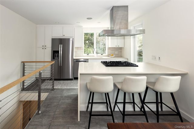 279 Bay Walk, Fire Island Pines, NY 11782