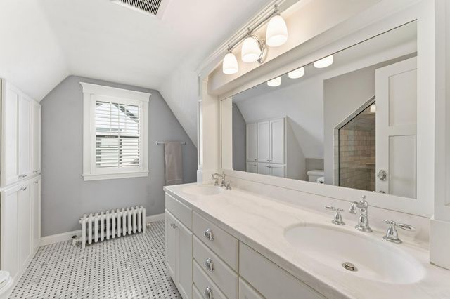 5120 15th Avenue S, Minneapolis, MN 55417