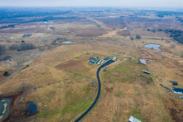 839 Walker Creek Road, Ennis, TX 75119