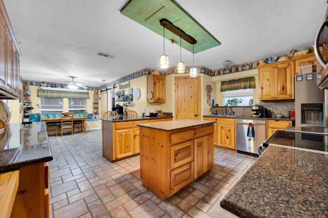 839 Walker Creek Road, Ennis, TX 75119