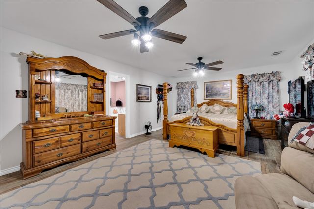 839 Walker Creek Road, Ennis, TX 75119