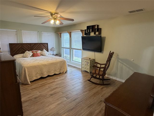 839 Walker Creek Road, Ennis, TX 75119