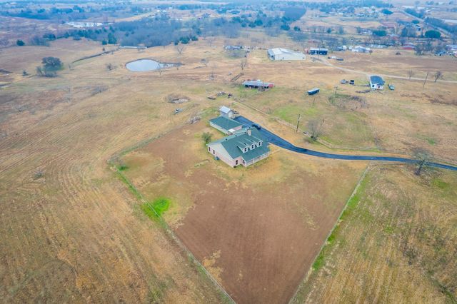 839 Walker Creek Road, Ennis, TX 75119