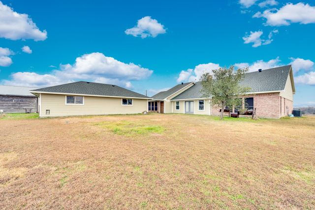 839 Walker Creek Road, Ennis, TX 75119