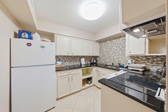 3924 W Alabama Street 1, Houston, TX 77027