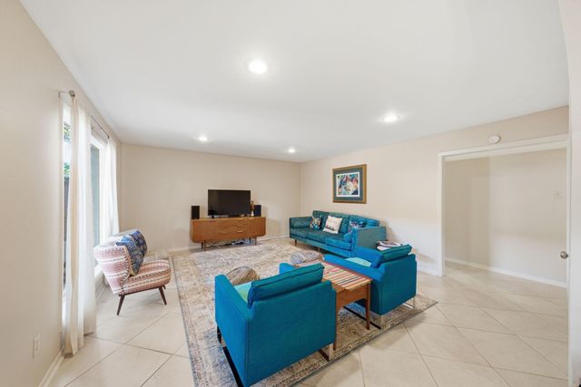 3924 W Alabama Street 1, Houston, TX 77027