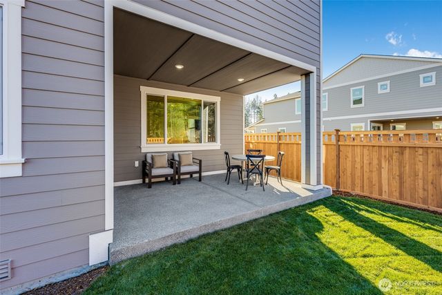 20464 Myrtle Place E, Bonney Lake, WA 98391
