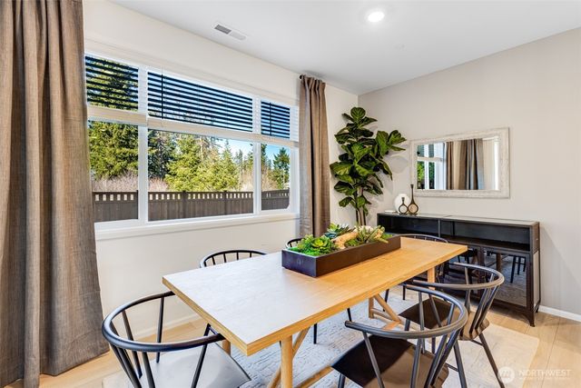 20464 Myrtle Place E, Bonney Lake, WA 98391