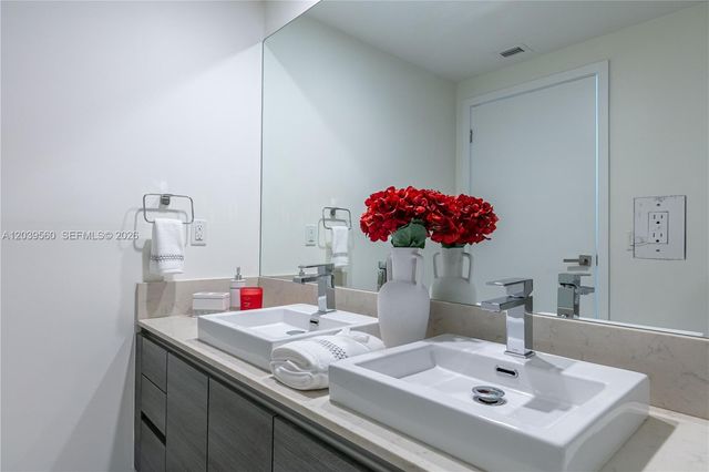 1080 Brickell Avenue 4103, Miami, FL 33131