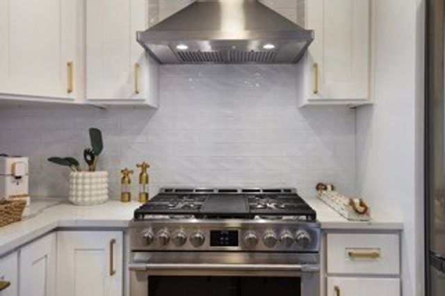 170 Forest Hills Rd, Barnstable, MA 02635