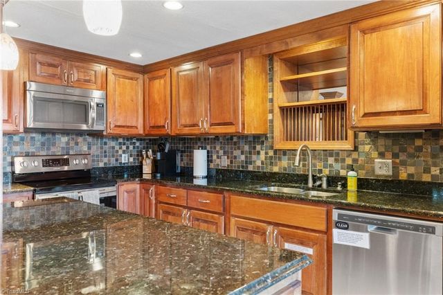 579 Riverview Drive, Lexington, NC 27292